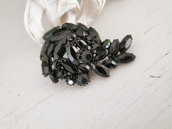None and/or Unknown Jewelry - Vintage Black Rhinestone Dome Brooch Pin
